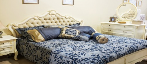 Sypialnia w stylu wiktoriańskim – jak urządzić efektowną i wygodną przestrzeń?